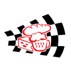 Verleihen Sie Ihrem Abenteuer mit unserem Logo ein neues Gesicht: rotes Käsestück, Bierkrug, Kochmütze und Rennflaggen für geführte Motorradtouren.